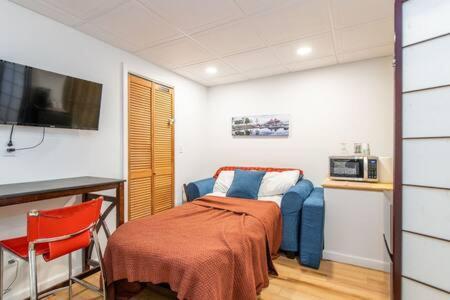 Cozy Private Apt Near Downtown Μπέρλινγκτον Εξωτερικό φωτογραφία