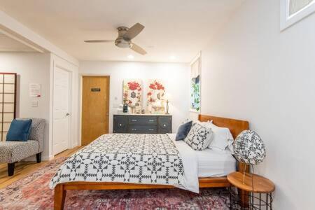 Cozy Private Apt Near Downtown Μπέρλινγκτον Εξωτερικό φωτογραφία